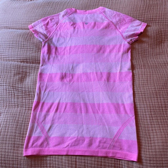 Lululemon Swiftly Tech T Shirt - Picture 8 of 8